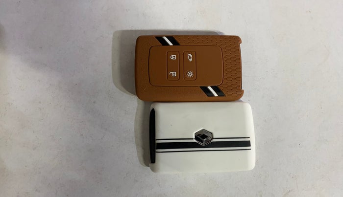 2023 Renault TRIBER RXZ AMT, Petrol, Automatic, 16,654 km, Key Close Up