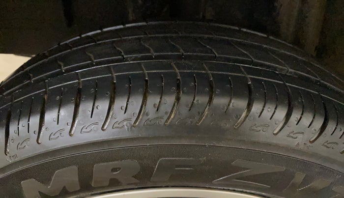 2023 Renault TRIBER RXZ AMT, Petrol, Automatic, 16,654 km, Right Rear Tyre Tread