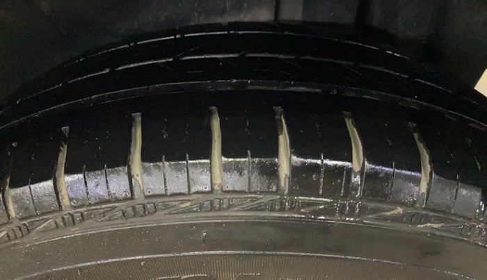 2013 Maruti Swift Dzire VXI, Petrol, Manual, 86,700 km, Left Rear Tyre Tread
