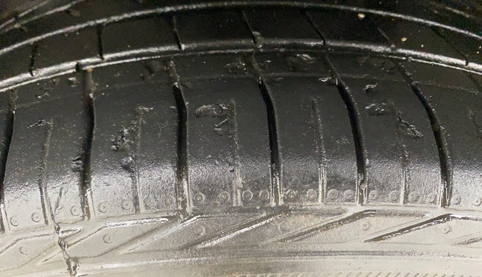 2023 Tata NEXON XZA PLUS SUNROOF PETROL, Petrol, Automatic, 31,113 km, Left Front Tyre Tread