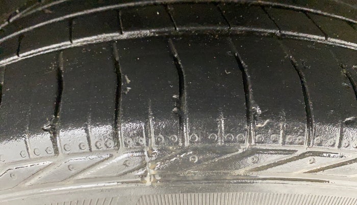 2023 Tata NEXON XZA PLUS SUNROOF PETROL, Petrol, Automatic, 31,113 km, Right Front Tyre Tread