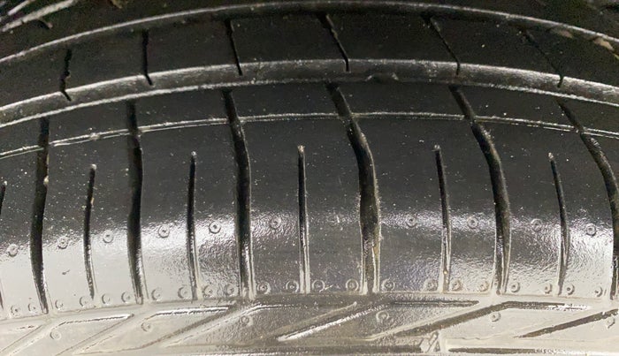 2023 Tata NEXON XZA PLUS SUNROOF PETROL, Petrol, Automatic, 31,113 km, Right Rear Tyre Tread