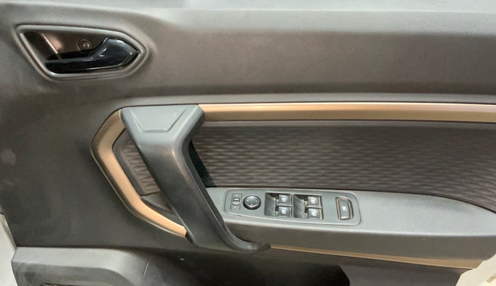 2021 Renault Kiger RXT AMT, Petrol, Automatic, 41,147 km, Driver Side Door Panels Control