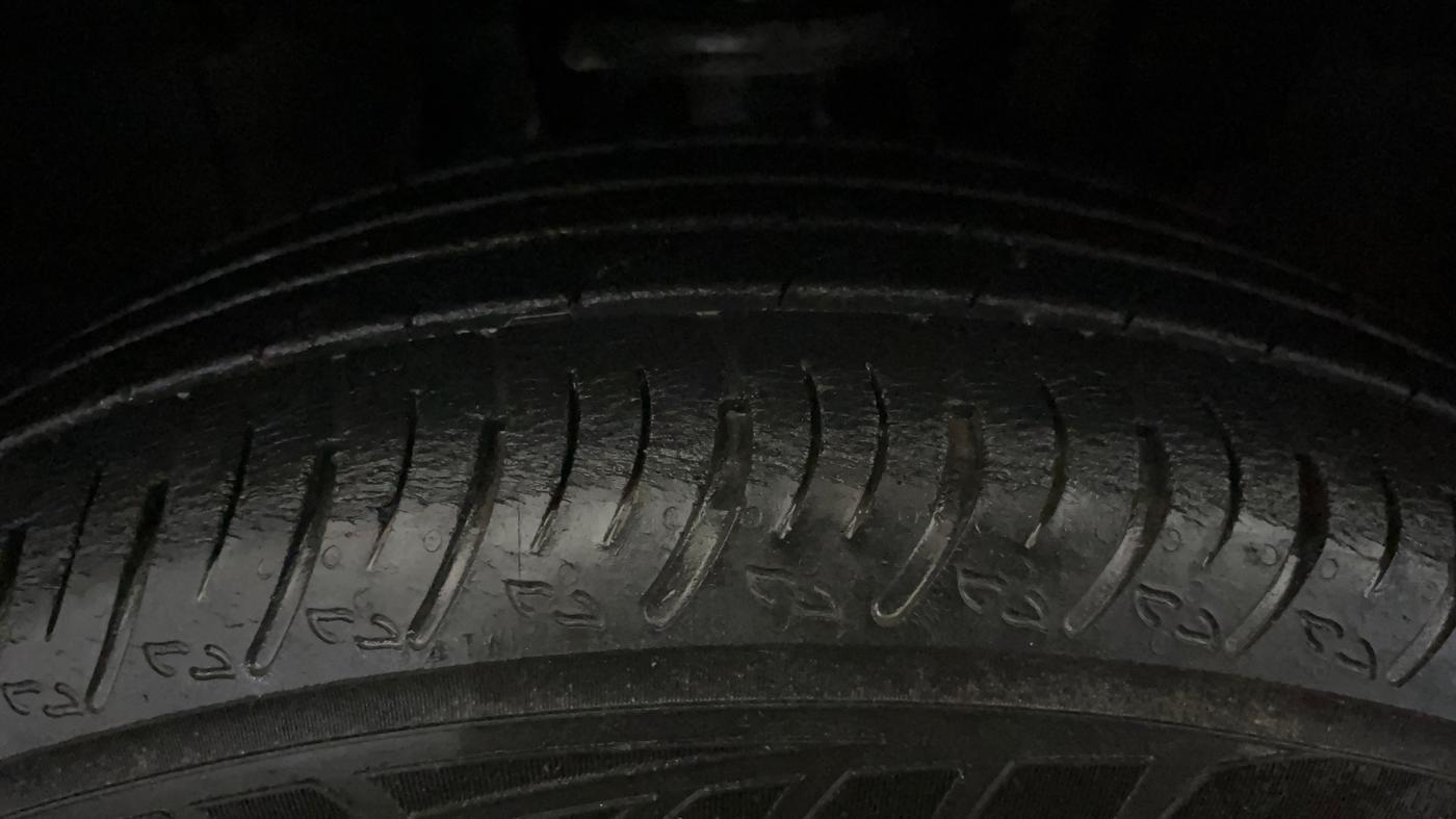 2021 Renault Kiger RXT AMT, Petrol, Automatic, 41,147 km, Left Front Tyre Tread