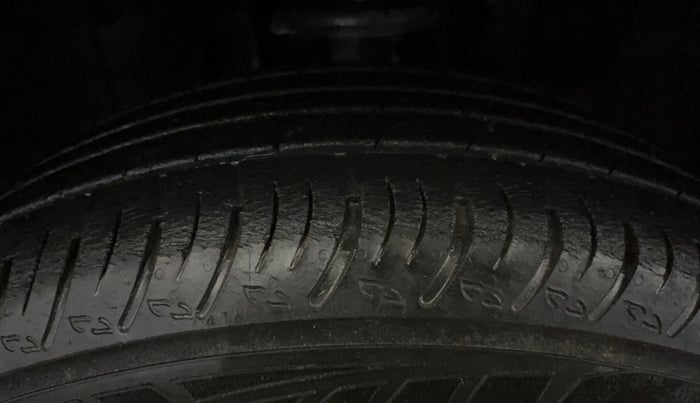 2021 Renault Kiger RXT AMT, Petrol, Automatic, 41,147 km, Left Front Tyre Tread