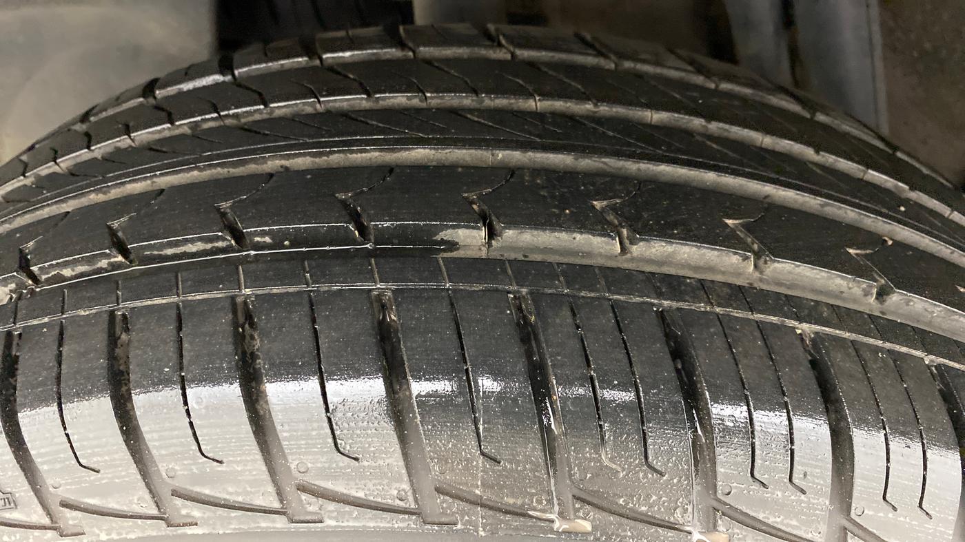 2017 Renault Duster RXL PETROL 104, Petrol, Manual, 40,383 km, Right Rear Tyre Tread