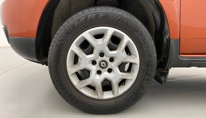 2017 Renault Duster RXL PETROL 104, Petrol, Manual, 40,383 km, Left Front Wheel