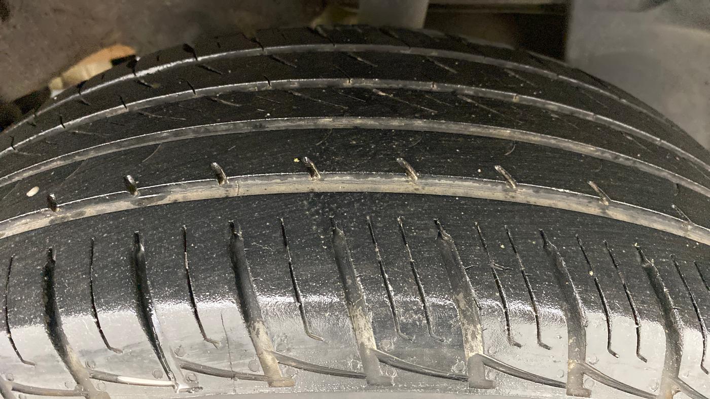 2017 Renault Duster RXL PETROL 104, Petrol, Manual, 40,383 km, Left Rear Tyre Tread