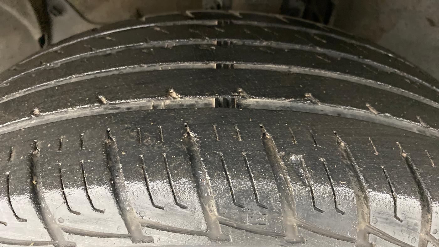 2017 Renault Duster RXL PETROL 104, Petrol, Manual, 40,383 km, Left Front Tyre Tread