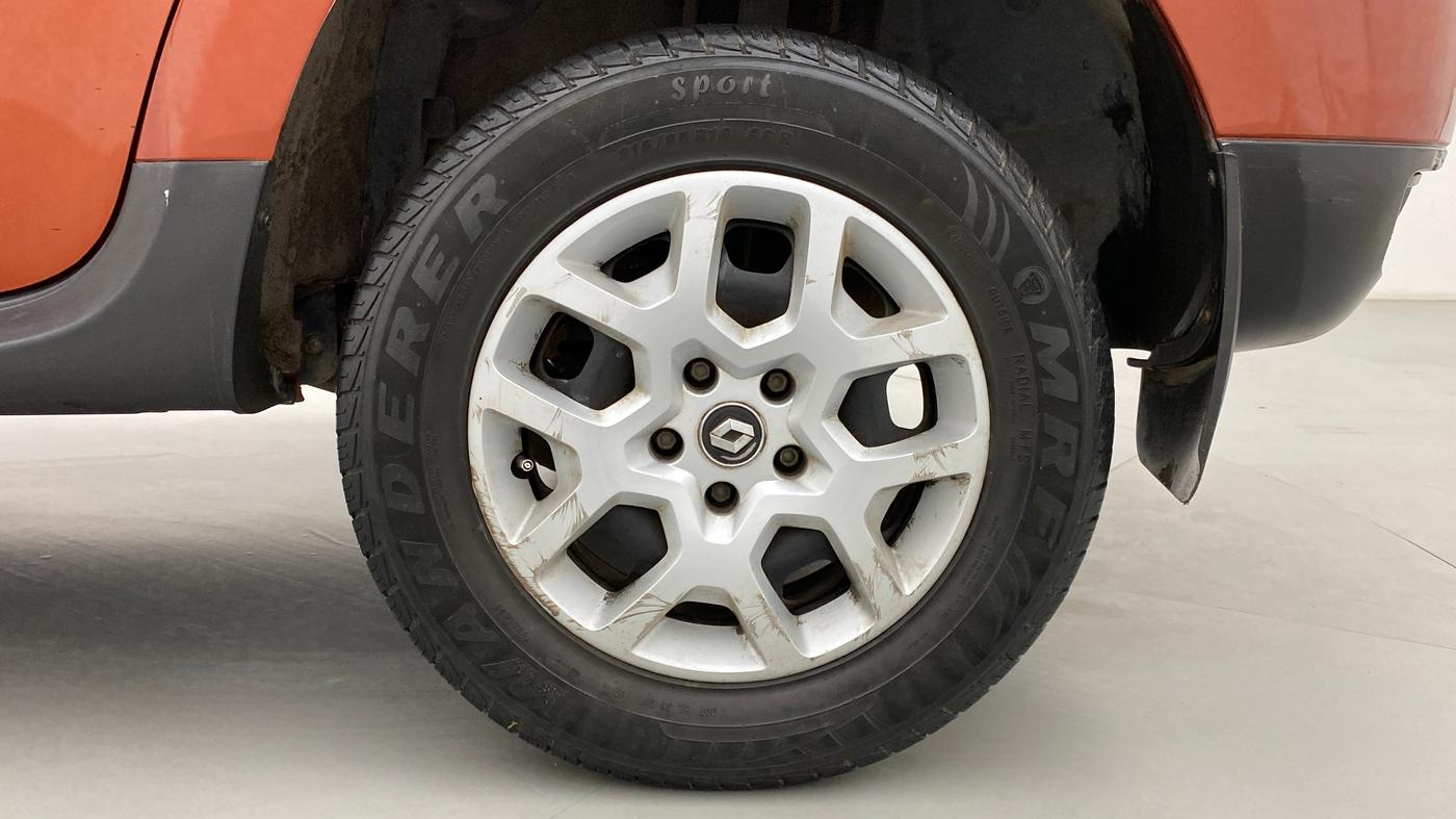 2017 Renault Duster RXL PETROL 104, Petrol, Manual, 40,383 km, Left Rear Wheel