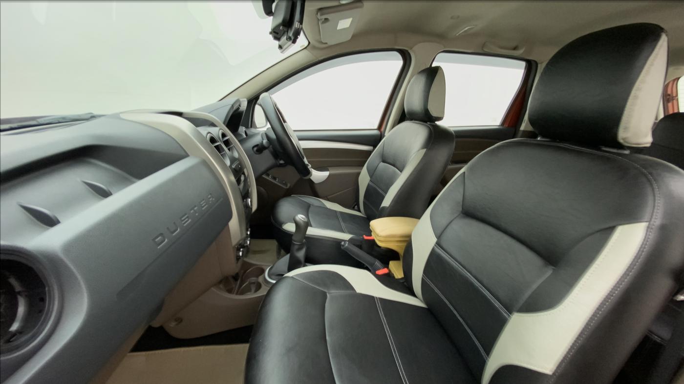 2017 Renault Duster RXL PETROL 104, Petrol, Manual, 40,383 km, Right Side Front Door Cabin