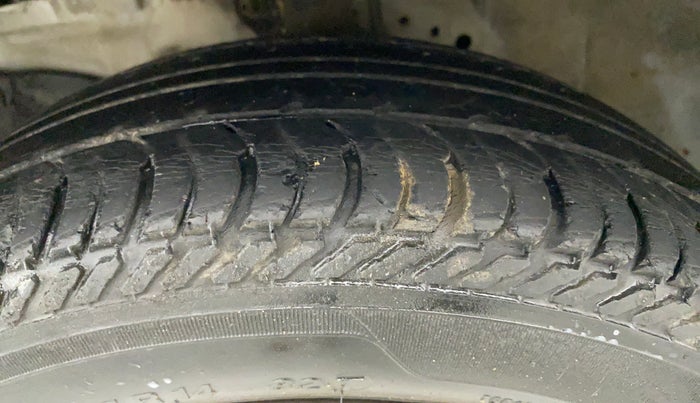 2012 Honda Brio S MT, Petrol, Manual, 62,398 km, Left Front Tyre Tread