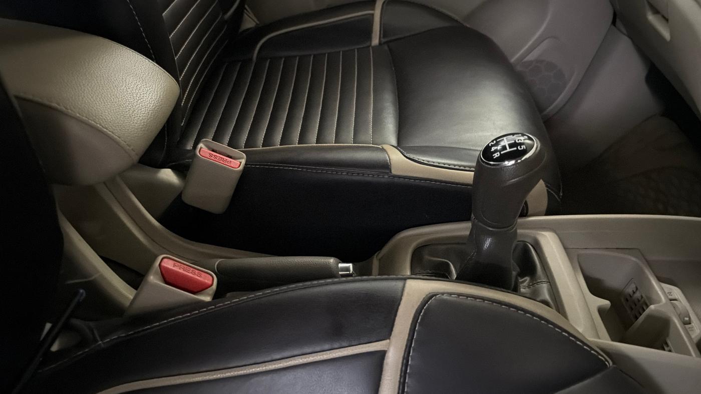 2019 Maruti Ertiga ZXI+ SHVS, Petrol, Manual, 43,013 km, Gear Lever