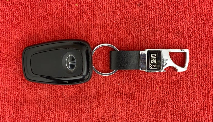 2020 Tata Harrier XZA 2.0L, Diesel, Automatic, 61,344 km, Key Close Up