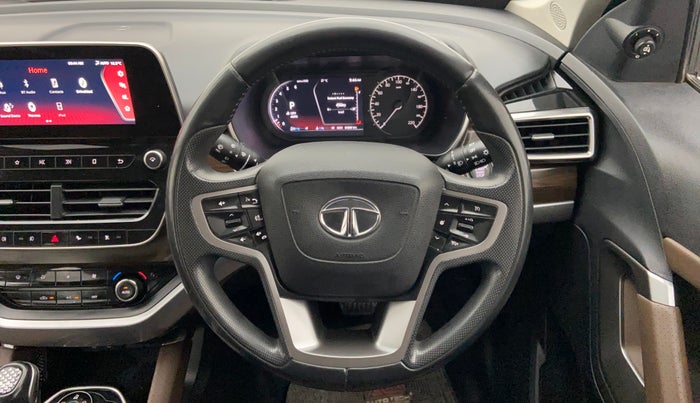 2020 Tata Harrier XZA 2.0L, Diesel, Automatic, 61,344 km, Steering Wheel Close Up