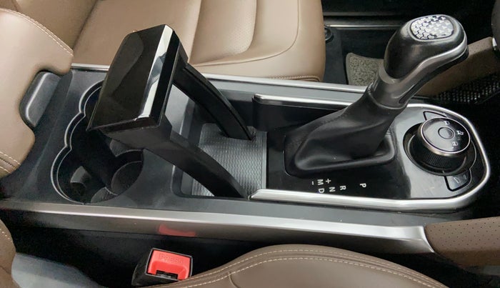 2020 Tata Harrier XZA 2.0L, Diesel, Automatic, 61,344 km, Gear Lever