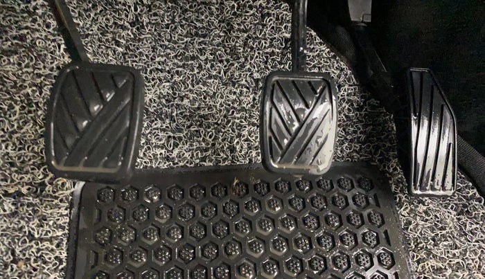 2021 Maruti XL6 ZETA MT, Petrol, Manual, 81,774 km, Pedals