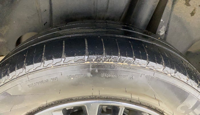 2021 Maruti XL6 ZETA MT, Petrol, Manual, 81,774 km, Left Rear Tyre Tread
