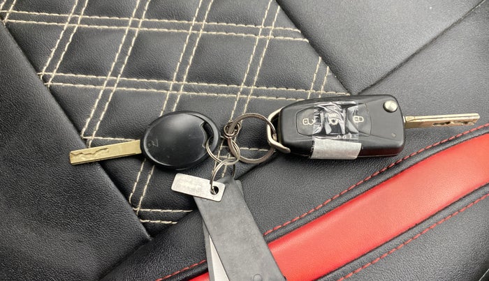 2022 Tata Tiago XZ PLUS PETROL, Petrol, Manual, 11,986 km, Key Close Up