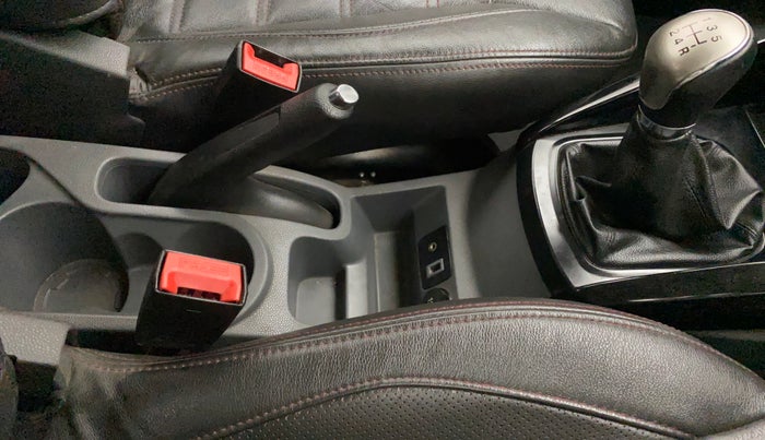 2015 Ford Ecosport TITANIUM 1.5L DIESEL (OPT), Diesel, Manual, 1,31,512 km, Gear Lever