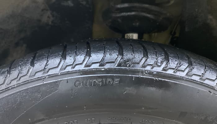 2022 Volkswagen VIRTUS HIGHLINE TSI 1.0 AT, Petrol, Automatic, 29,484 km, Left Front Tyre Tread