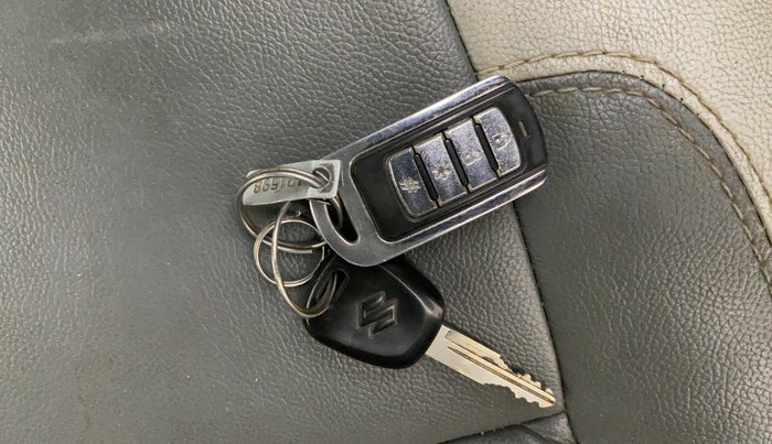 2017 Maruti Alto 800 LXI, Petrol, Manual, 77,425 km, Key Close Up