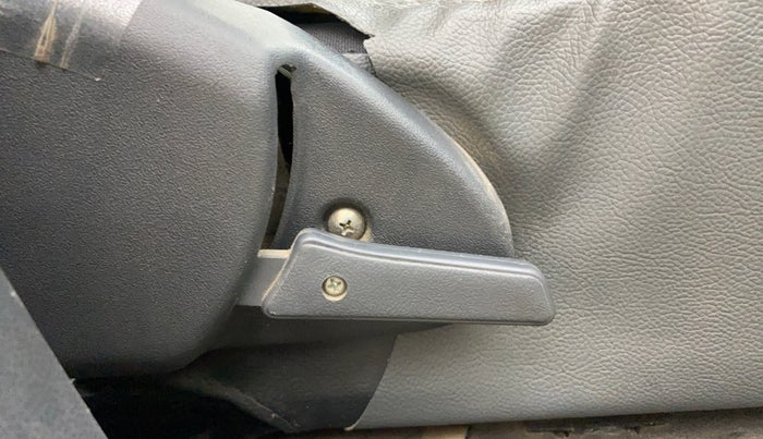 2017 Maruti Alto 800 LXI, Petrol, Manual, 77,425 km, Driver Side Adjustment Panel