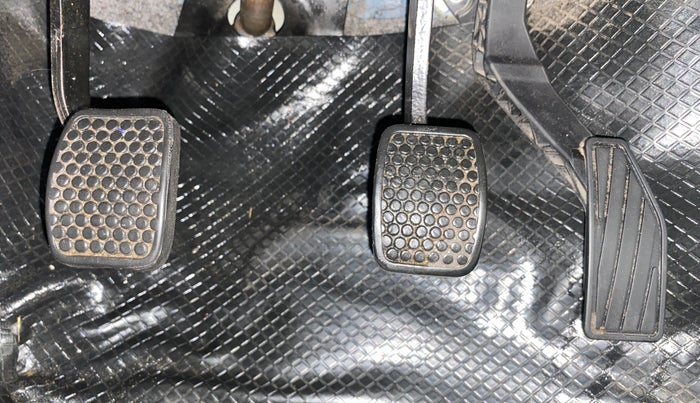 2017 Maruti Alto 800 LXI, Petrol, Manual, 77,425 km, Pedals