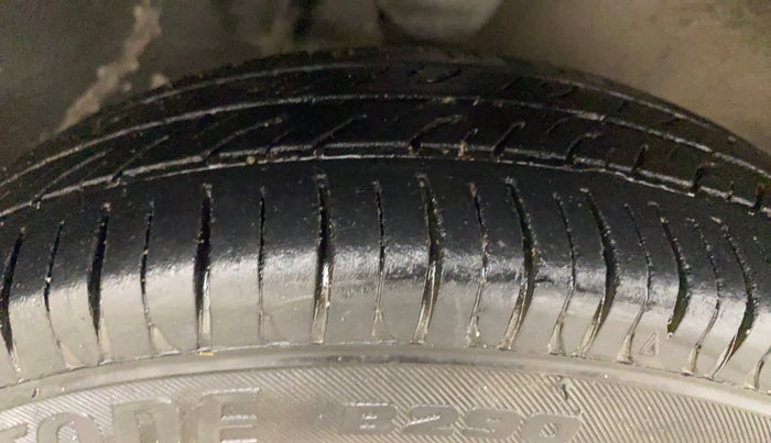 2017 Maruti Alto 800 LXI, Petrol, Manual, 77,425 km, Right Front Tyre Tread