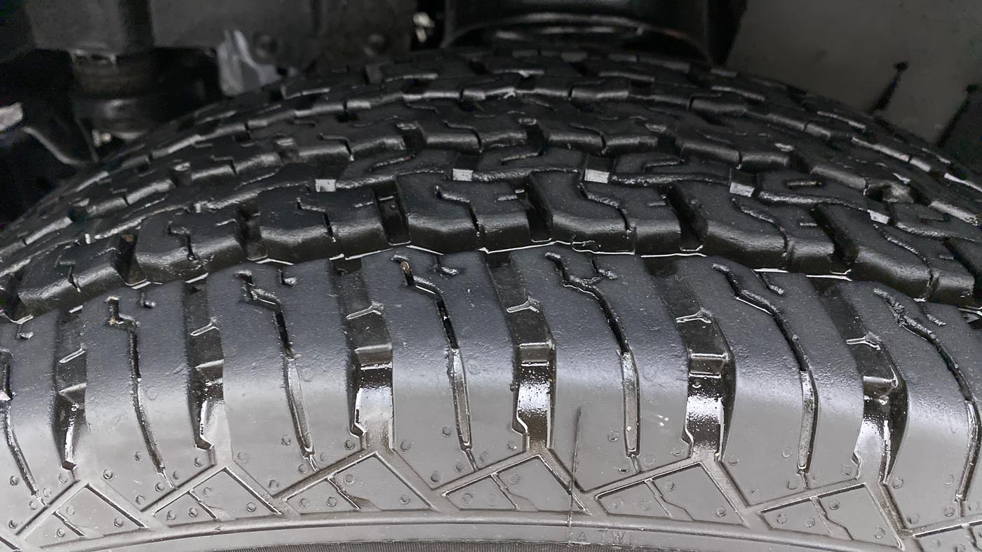 2021 Mahindra Thar LX PETROL AT 4WD, Petrol, Automatic, 4,051 km, Left Front Tyre Tread