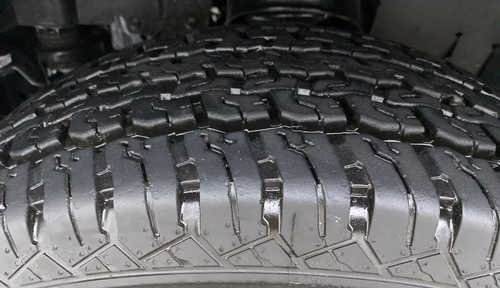 2021 Mahindra Thar LX PETROL AT 4WD, Petrol, Automatic, 4,051 km, Left Front Tyre Tread