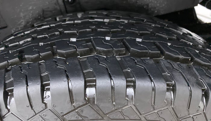 2021 Mahindra Thar LX PETROL AT 4WD, Petrol, Automatic, 4,051 km, Left Rear Tyre Tread