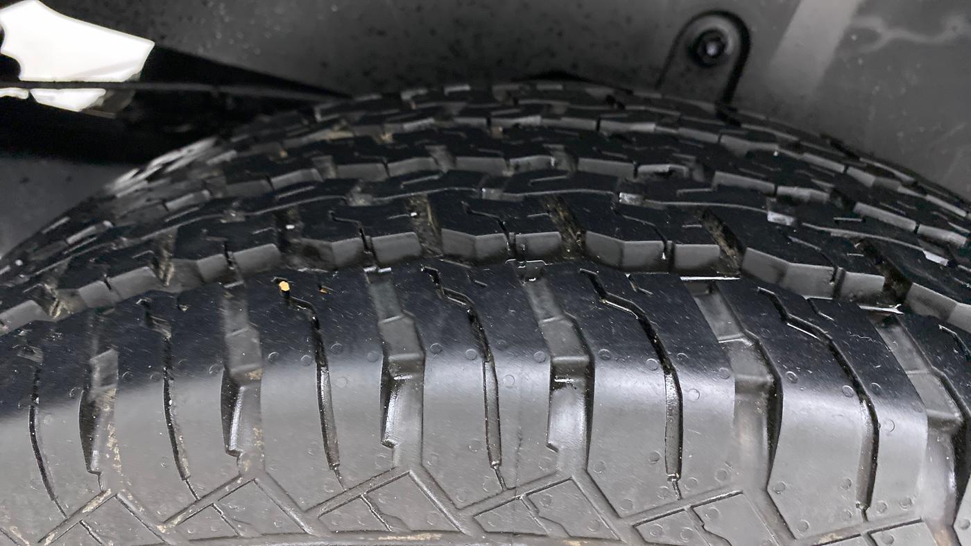 2021 Mahindra Thar LX PETROL AT 4WD, Petrol, Automatic, 4,051 km, Right Rear Tyre Tread