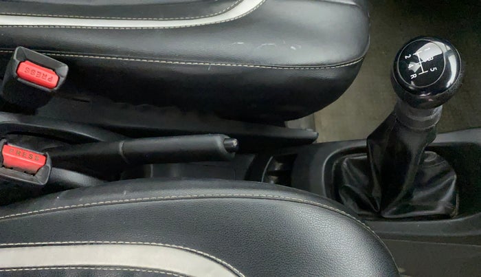 2012 Maruti Wagon R 1.0 LXI, CNG, Manual, 92,437 km, Gear Lever