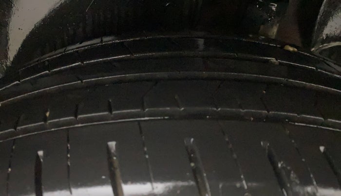 2016 Hyundai Creta SX PLUS 1.6 PETROL, Petrol, Manual, 75,041 km, Left Rear Tyre Tread