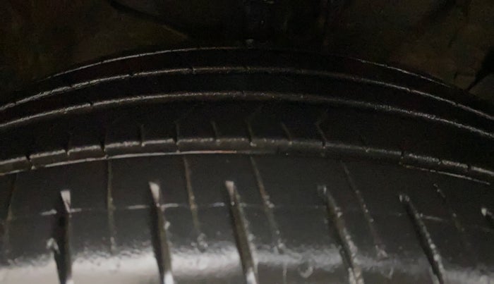 2016 Hyundai Creta SX PLUS 1.6 PETROL, Petrol, Manual, 75,041 km, Right Front Tyre Tread