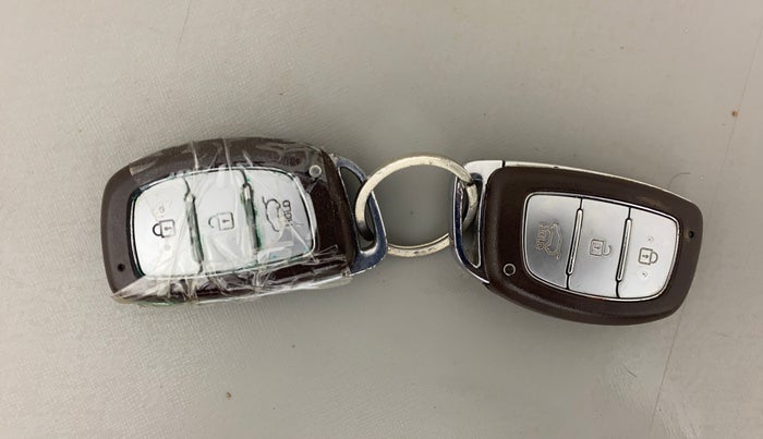 2016 Hyundai Creta SX PLUS 1.6 PETROL, Petrol, Manual, 75,041 km, Key Close Up