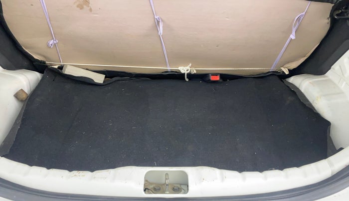 2013 Hyundai Eon ERA +, Petrol, Manual, 72,522 km, Boot Inside