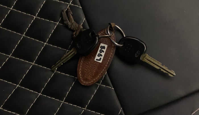 2013 Hyundai Eon ERA +, Petrol, Manual, 72,522 km, Key Close Up