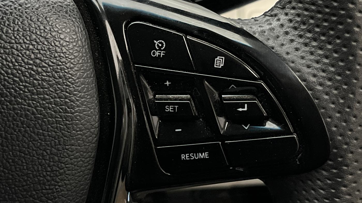 2025 Mahindra XUV 3XO AX5 1.2 L TCMPFI AT, Petrol, Automatic, 19,479 km, Adaptive Cruise Control