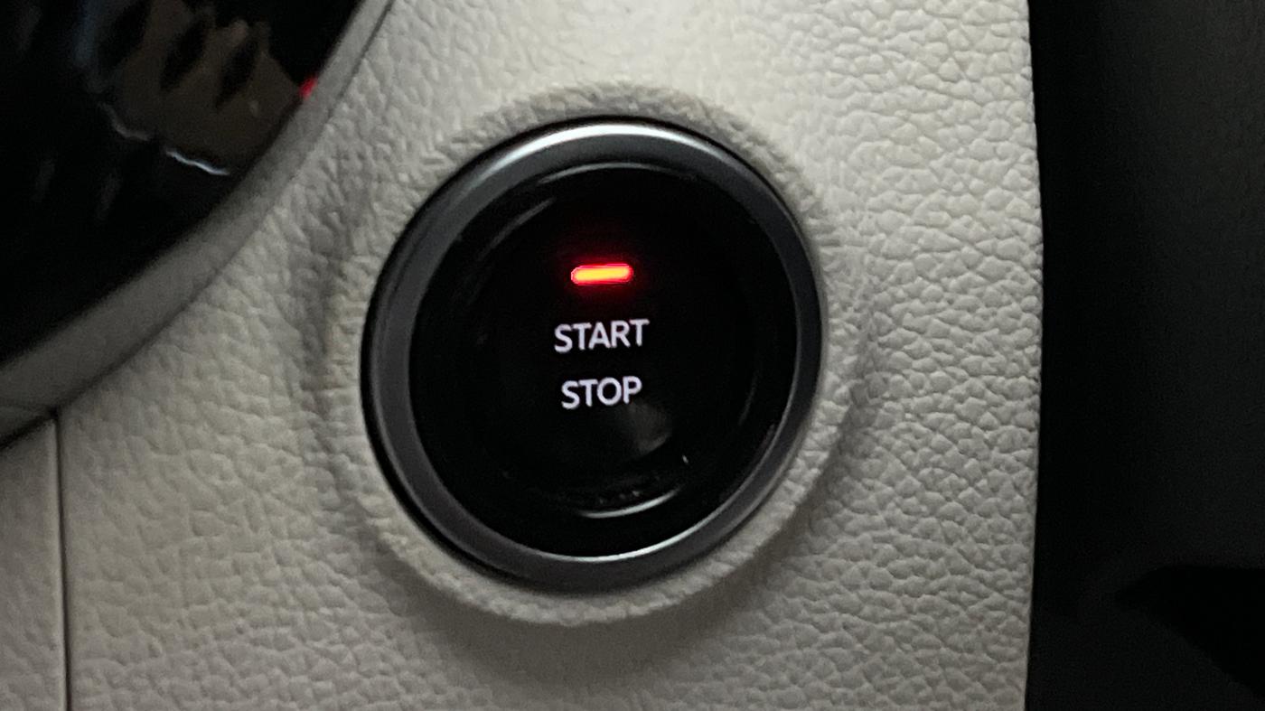 2025 Mahindra XUV 3XO AX5 1.2 L TCMPFI AT, Petrol, Automatic, 19,479 km, Keyless Start/ Stop Button