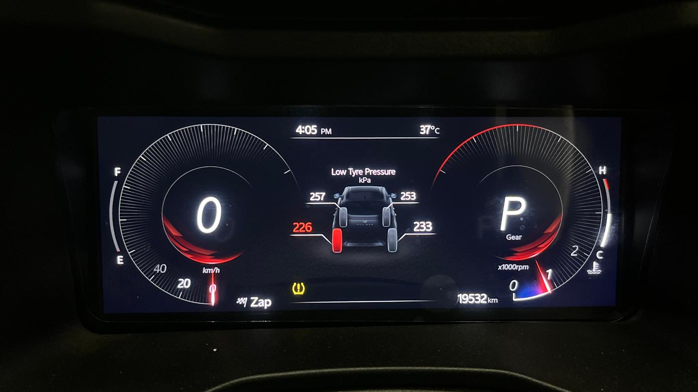 2025 Mahindra XUV 3XO AX5 1.2 L TCMPFI AT, Petrol, Automatic, 19,479 km, Odometer Image