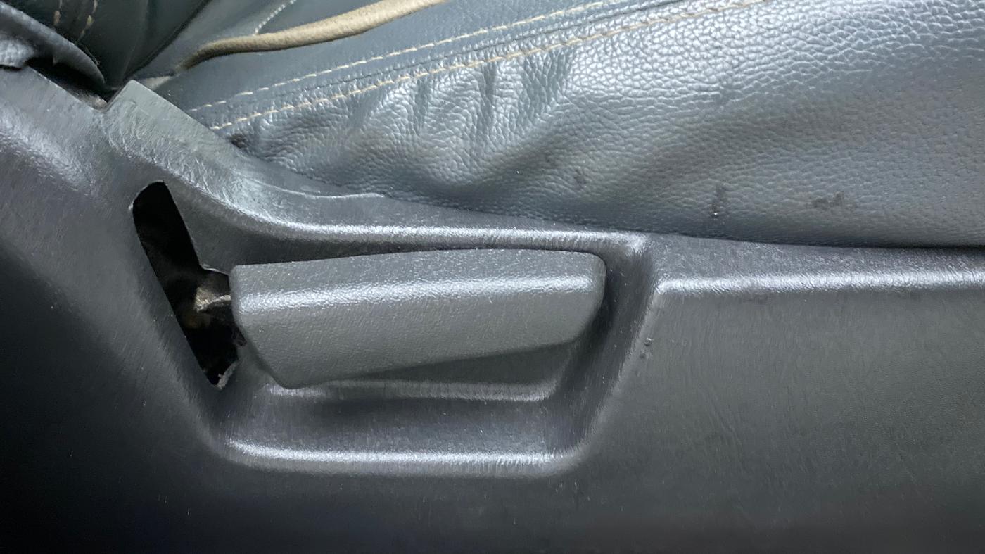 2015 Maruti Alto K10 VXI P, Petrol, Manual, 45,711 km, Driver Side Adjustment Panel