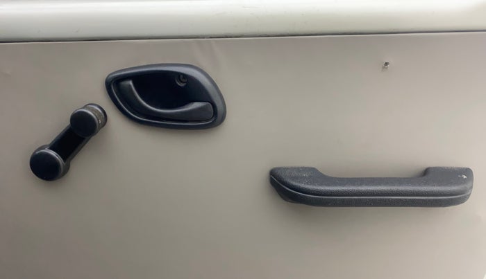 2022 Maruti Eeco 5 STR AC CNG, CNG, Manual, 68,360 km, Driver Side Door Panels Control