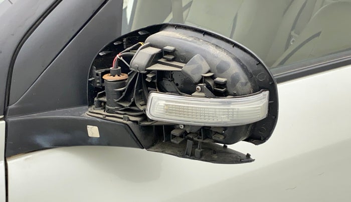 2012 Maruti Swift Dzire VXI, CNG, Manual, 96,868 km, Left rear-view mirror - Indicator light not working