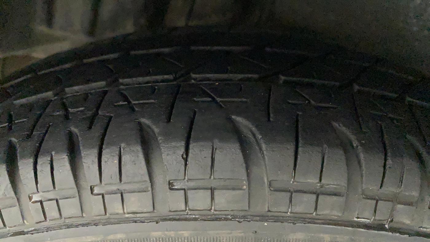 2012 Maruti Swift Dzire VXI, CNG, Manual, 96,868 km, Right Rear Tyre Tread