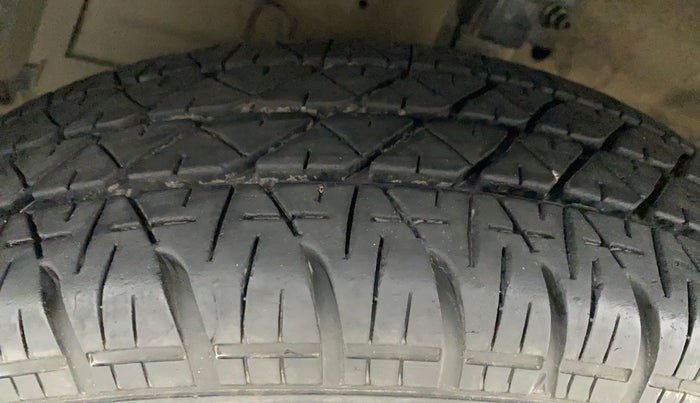 2012 Maruti Swift Dzire VXI, CNG, Manual, 96,868 km, Left Front Tyre Tread