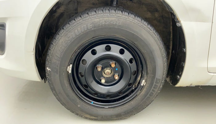 2012 Maruti Swift Dzire VXI, CNG, Manual, 96,868 km, Left Front Wheel