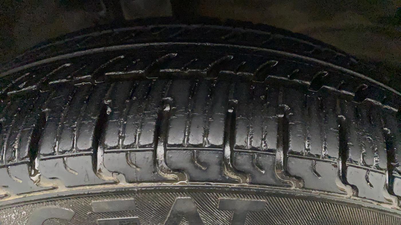 2015 Maruti Wagon R 1.0 VXI, Petrol, Manual, 40,296 km, Left Front Tyre Tread