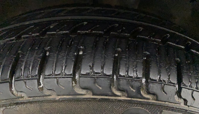 2015 Maruti Wagon R 1.0 VXI, Petrol, Manual, 40,296 km, Right Rear Tyre Tread